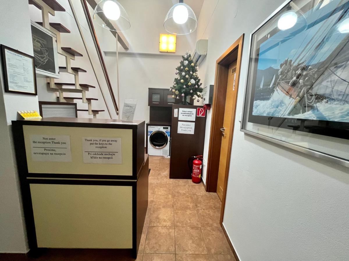 Penzion Felix Topoľčany Buitenkant foto